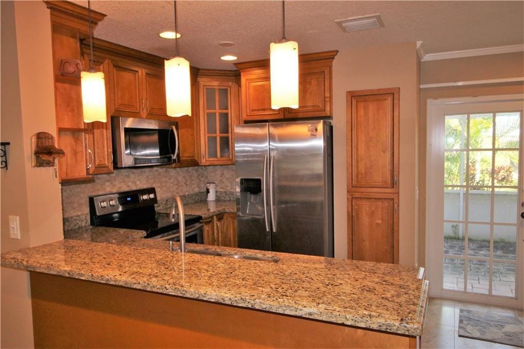 7240 Woodmont Avenue 7240 — photo 2