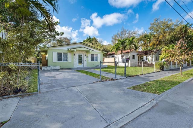 276 NW 40th Street, sold in Bay Vista Park, Miami, FL