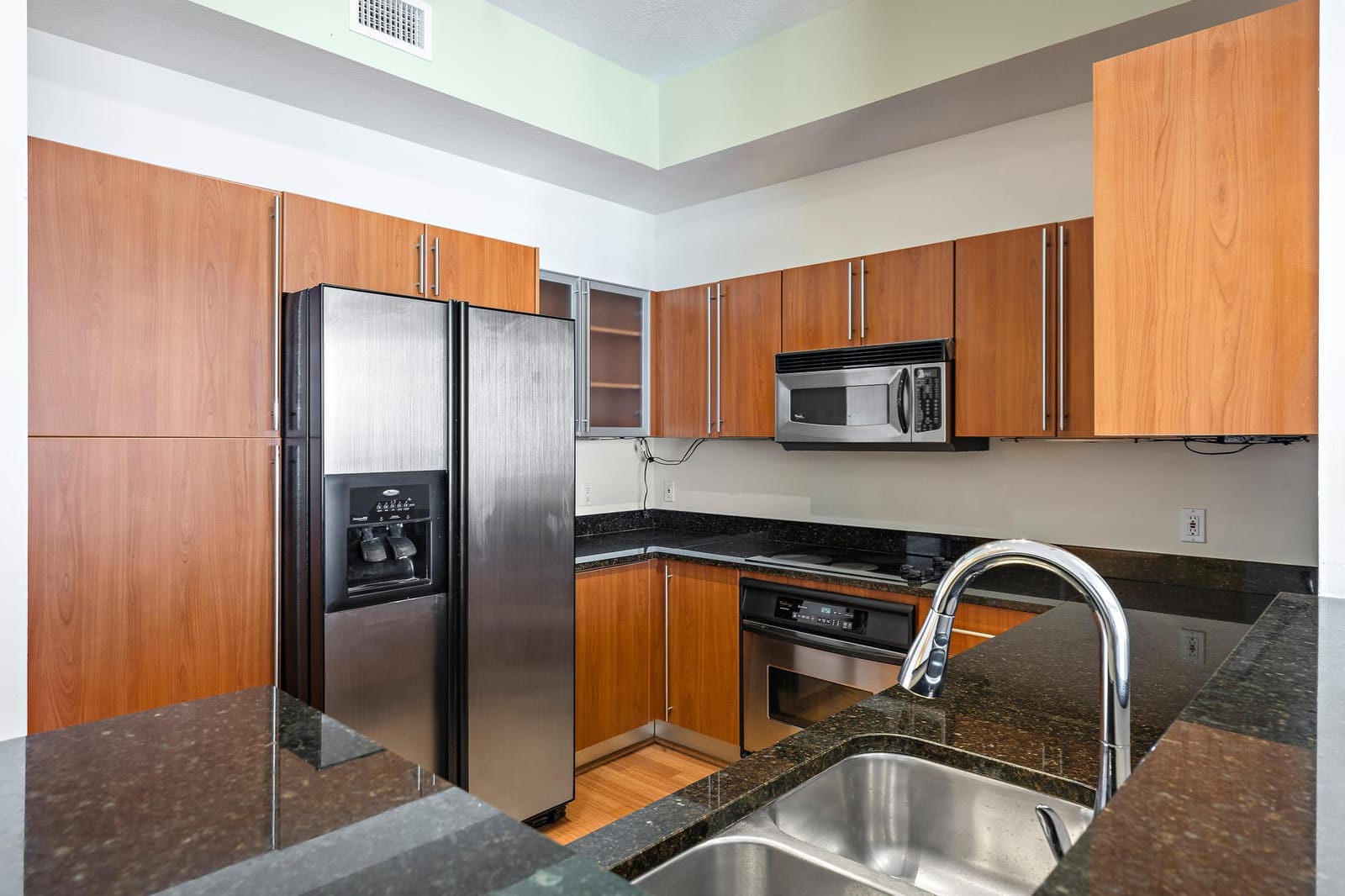 1551 N Flagler Drive Ph L7 — photo 5