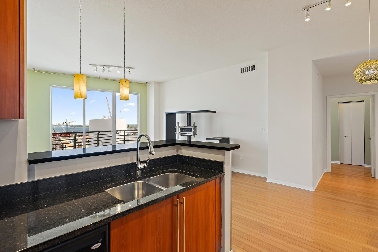 1551 N Flagler Drive Ph L7 — photo 6