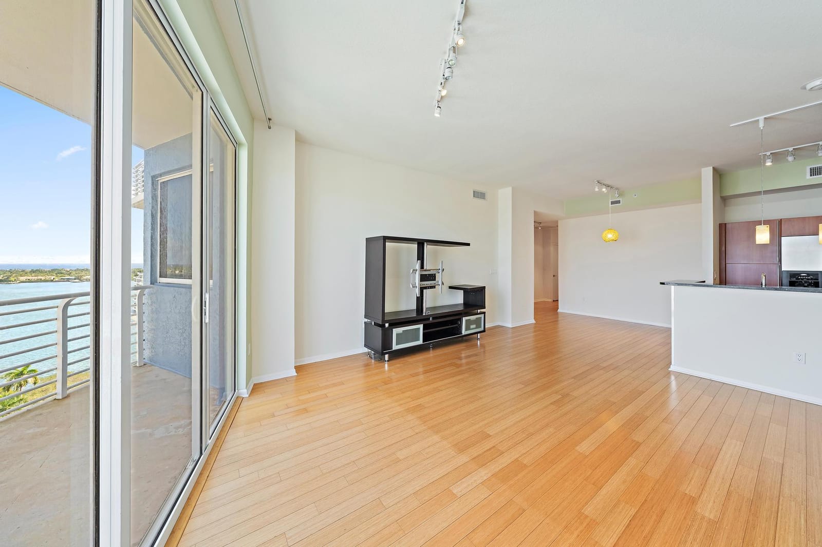1551 N Flagler Drive Ph L7 — photo 7
