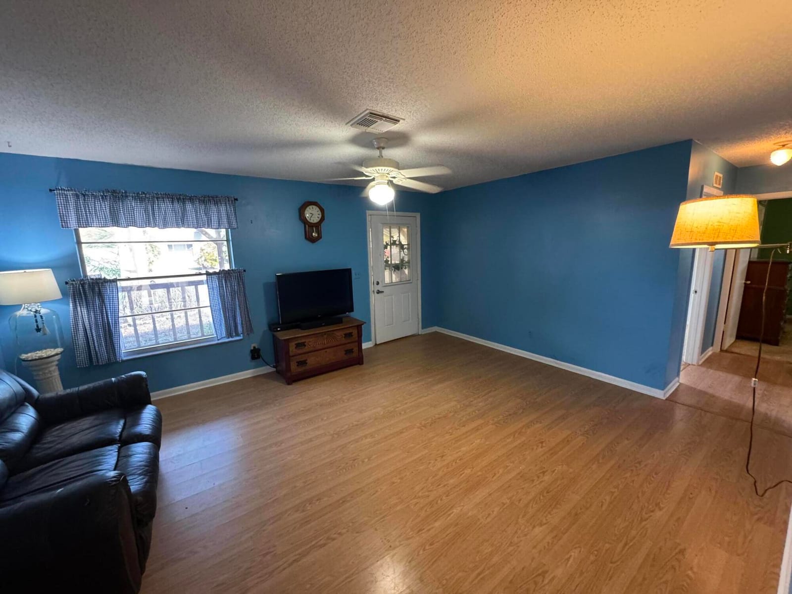 582 SE Karrigan Terrace — photo 3