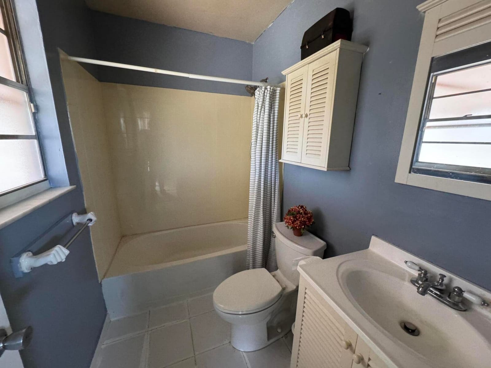 582 SE Karrigan Terrace — photo 8