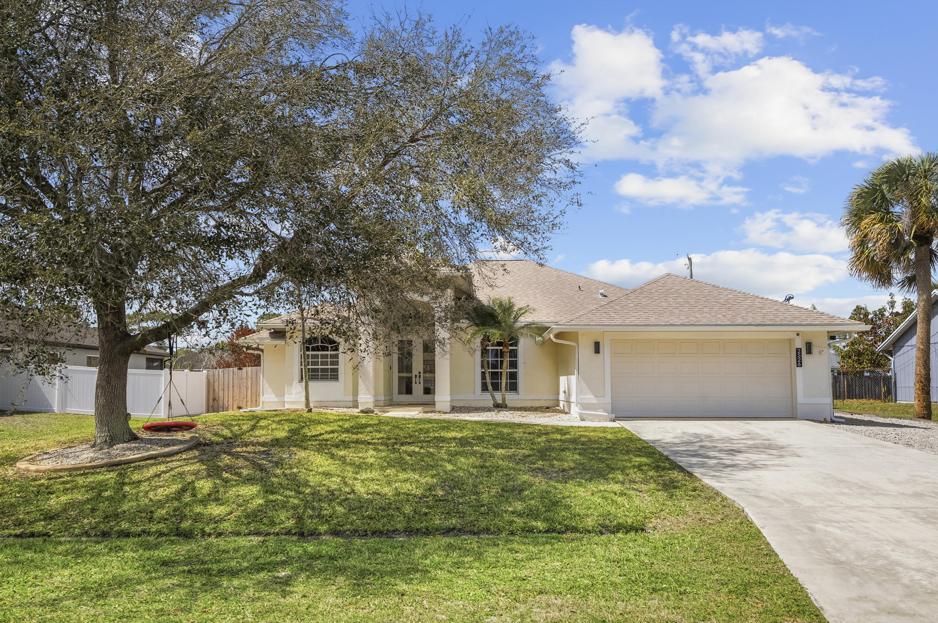 2526 SW Abney Street — photo 3