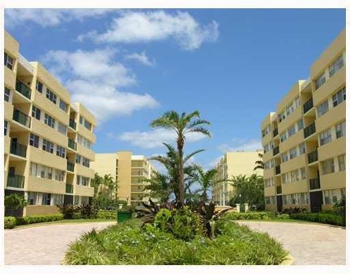 1239 Hillsboro Mile 608, Hillsboro Beach, FL 33062
