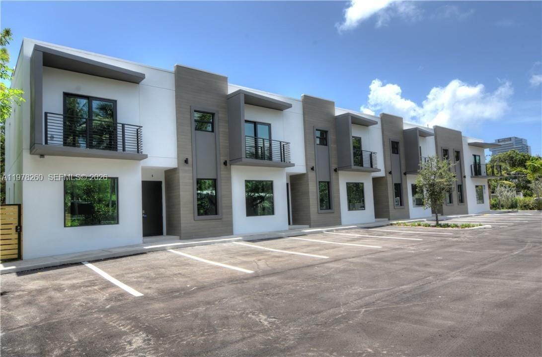 211 SE 4th Street 3, Hallandale Beach, FL 33009 photo 2