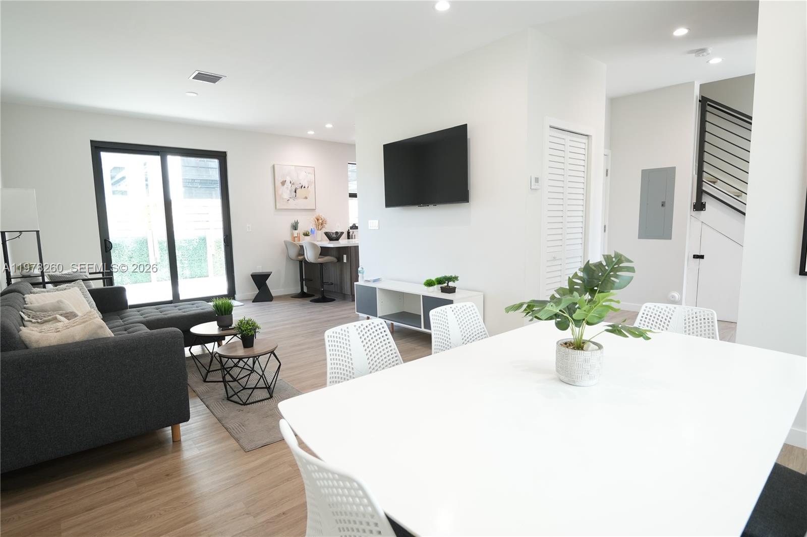 211 SE 4th Street 3, Hallandale Beach, FL 33009, Hallandale Beach