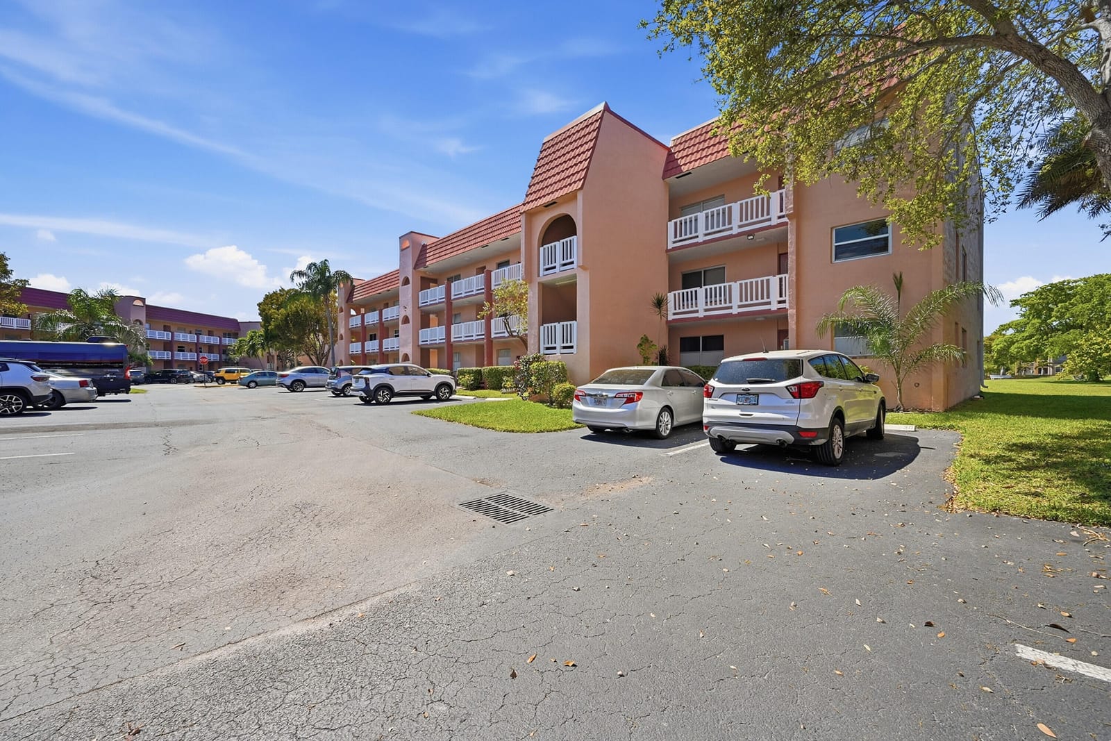 9541 Sunrise Lakes Boulevard 110 — photo 2