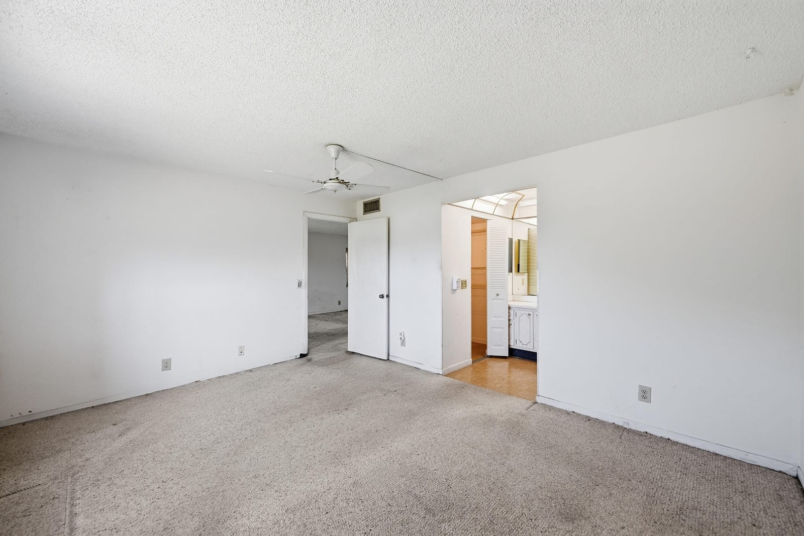 9541 Sunrise Lakes Boulevard 110 — photo 12