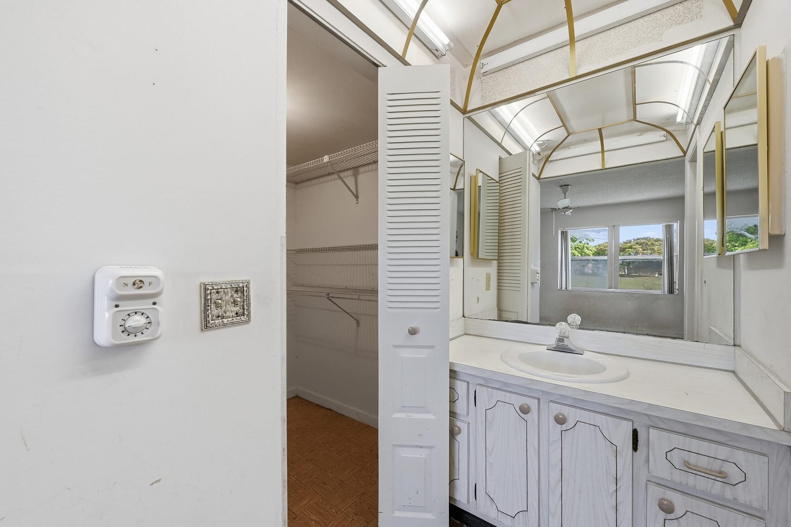 9541 Sunrise Lakes Boulevard 110, Sunrise, FL 33322 photo 13