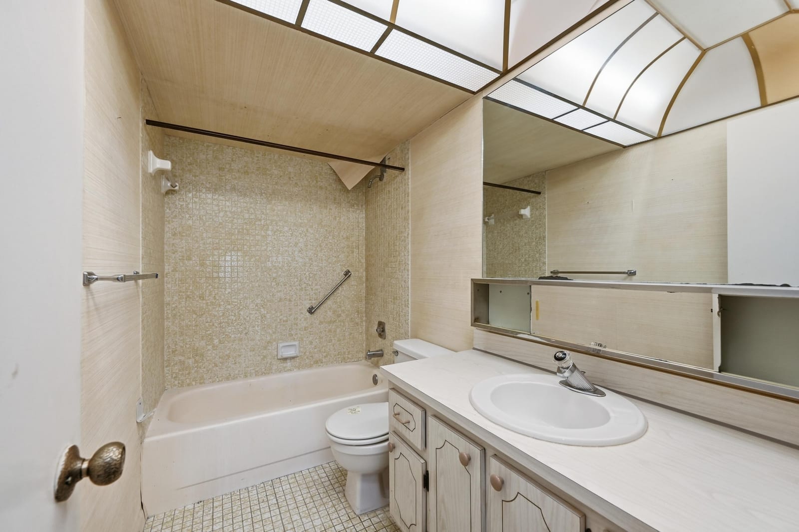 9541 Sunrise Lakes Boulevard 110, Sunrise, FL 33322 photo 16