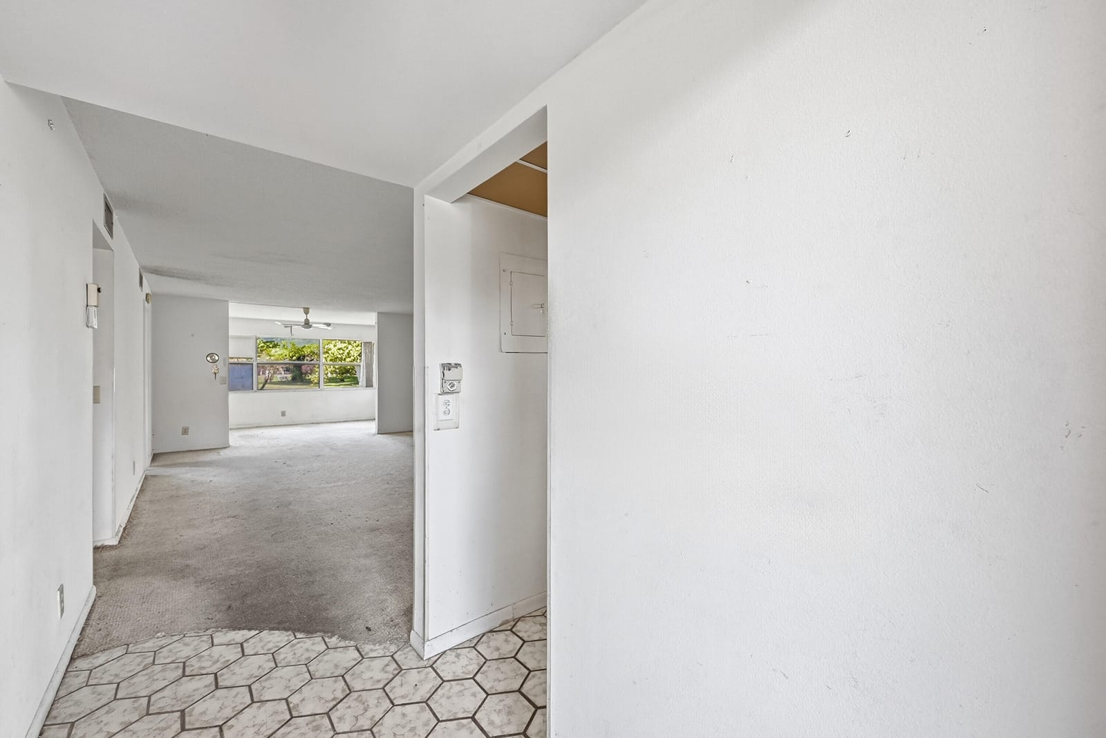 9541 Sunrise Lakes Boulevard 110 — photo 3