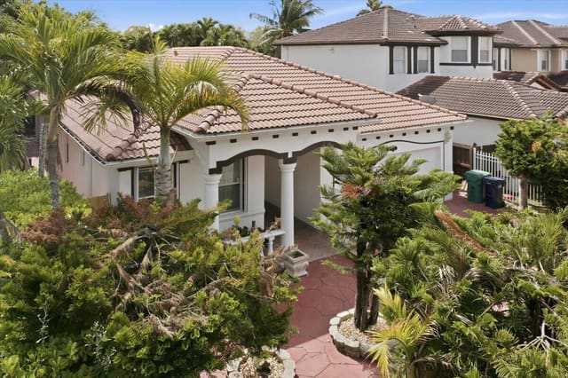 15062 SW 11th Street, Miami, FL 33194