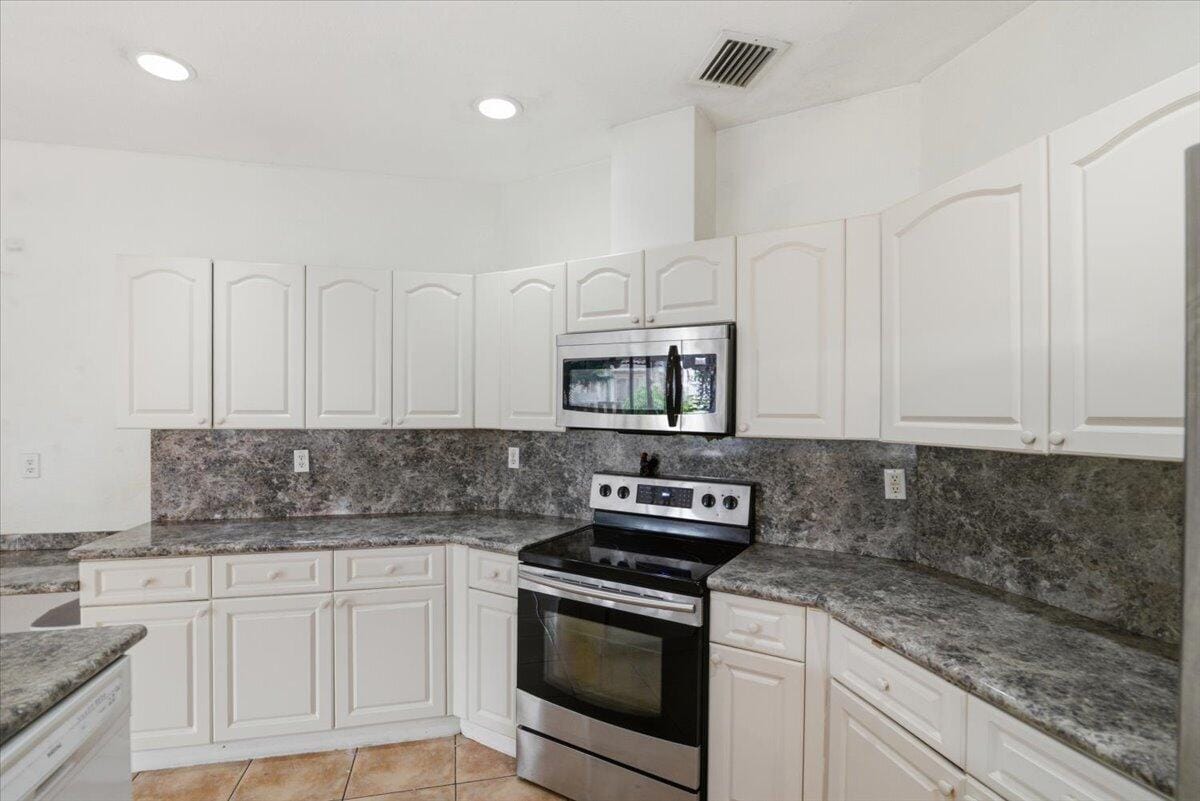 15062 SW 11th Street, Miami, FL 33194 photo 19