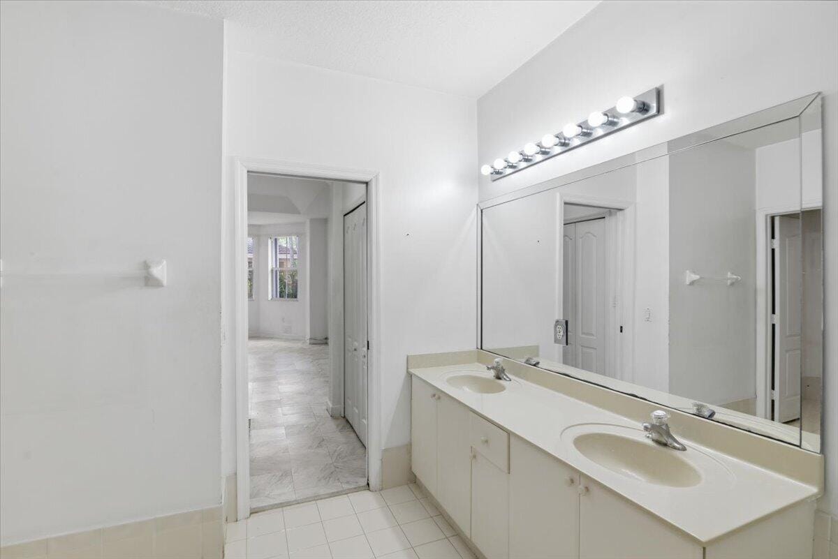 15062 SW 11th Street, Miami, FL 33194 photo 27