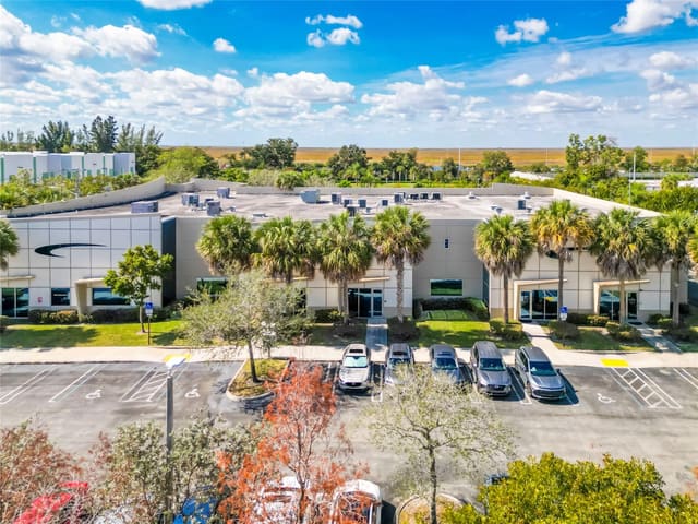 3902-3904 NW 126 Avenue, Coral Springs, FL 33065