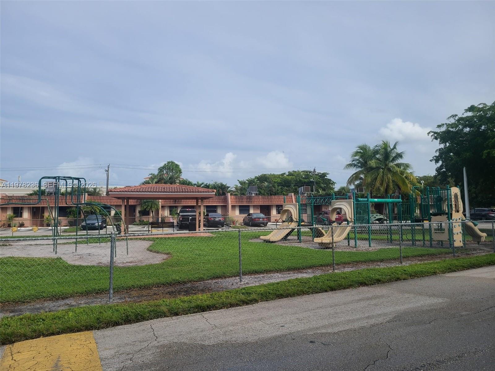 29 Seville Circle 4-49, Davie, FL 33324 photo 17