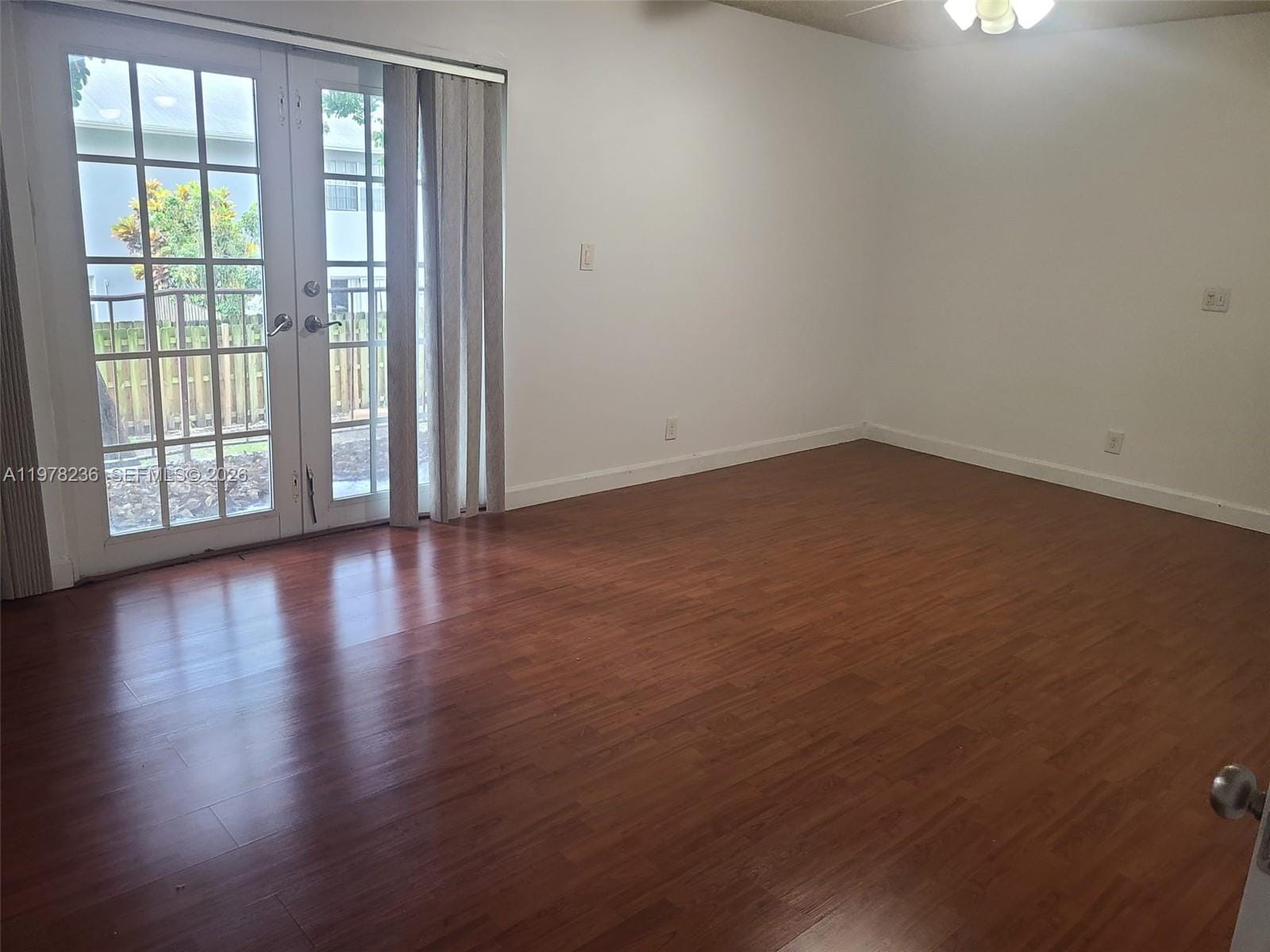 29 Seville Circle 4-49 — photo 10