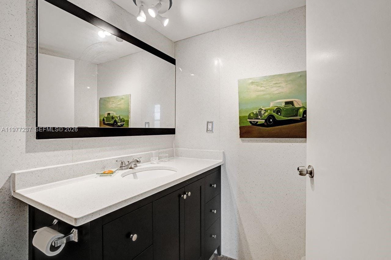 5700 Collins Avenue 5L, Miami Beach, FL 33140 photo 26