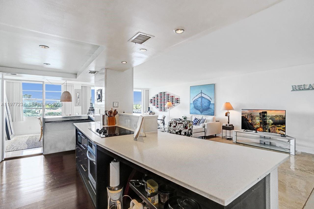 5700 Collins Avenue 5L, Miami Beach, FL 33140 photo 6