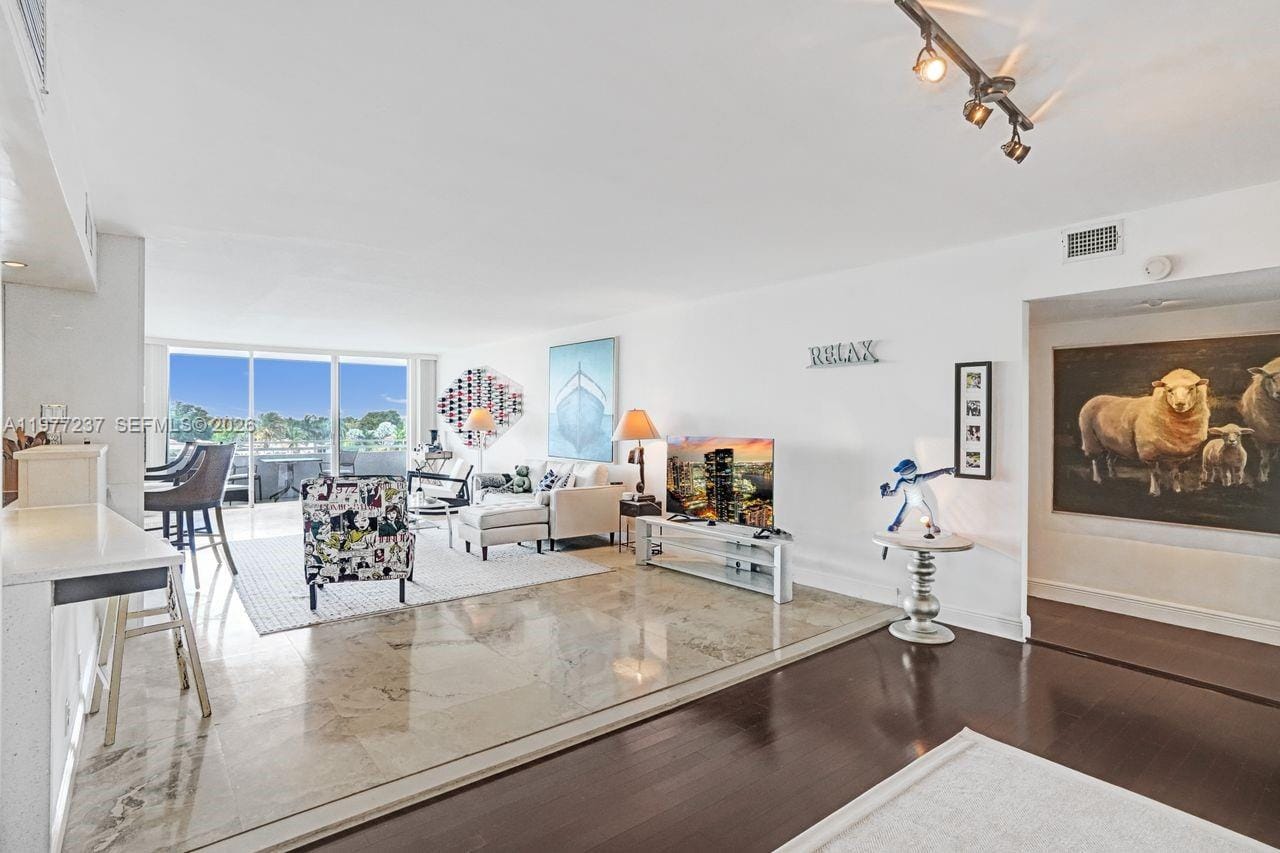 5700 Collins Avenue 5L, Miami Beach, FL 33140 photo 9