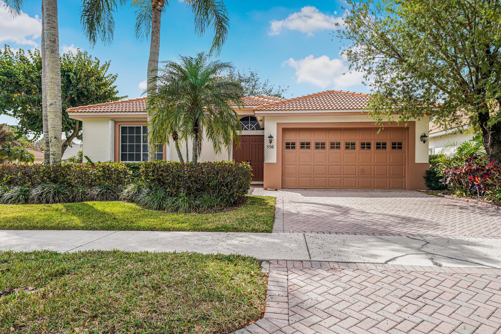 556 SW Saint Georges Bay SW, Port St. Lucie, FL 34986