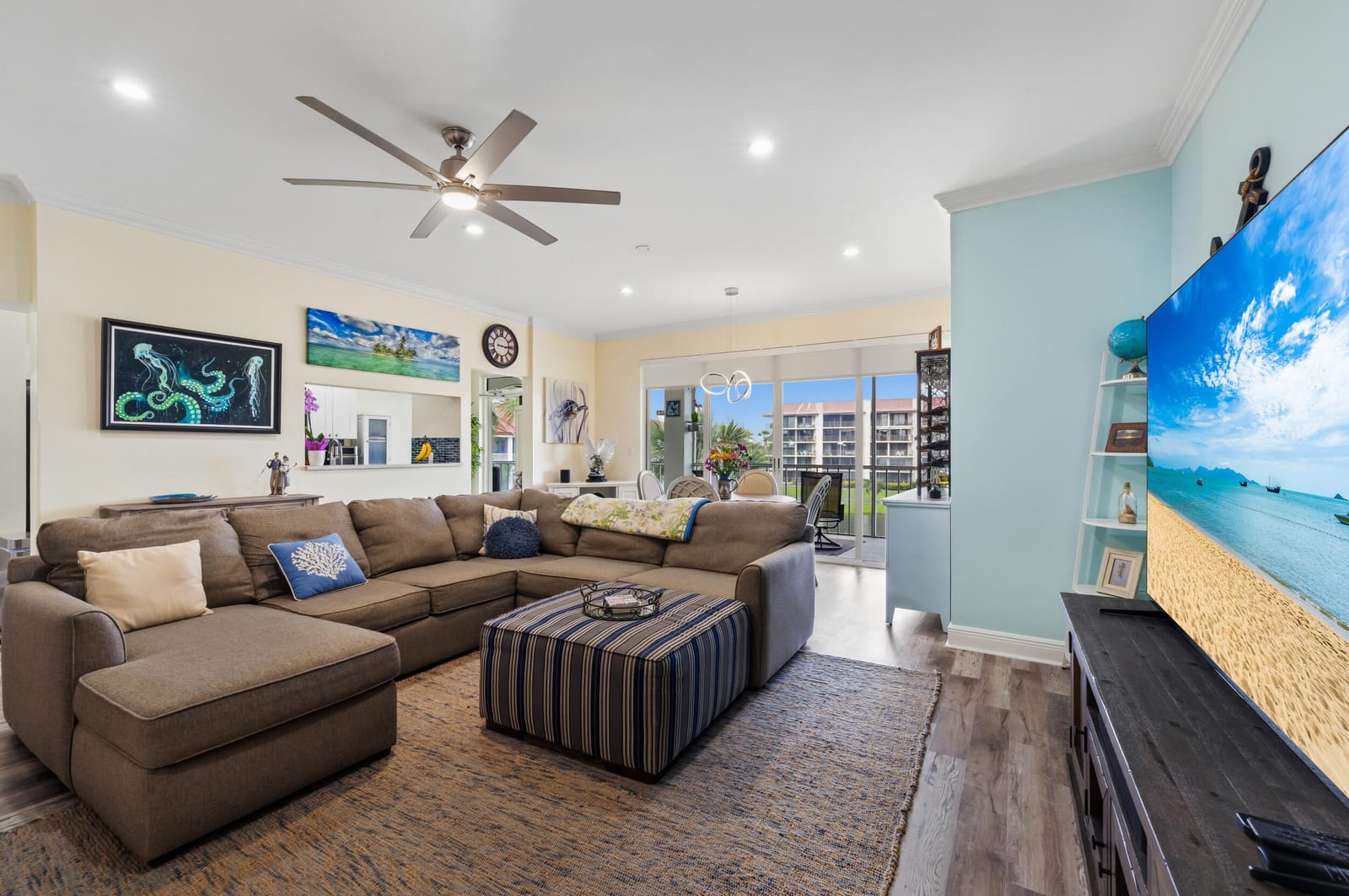 108 Half Moon Circle C3, Hypoluxo, FL 33462 photo 3