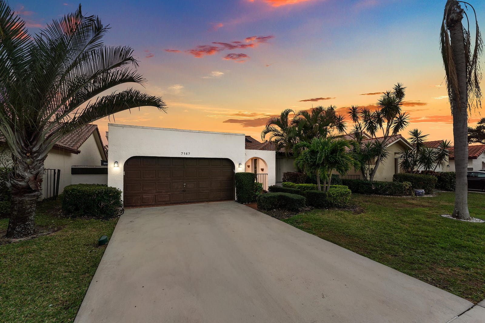 7587 Solimar Circle — photo 2