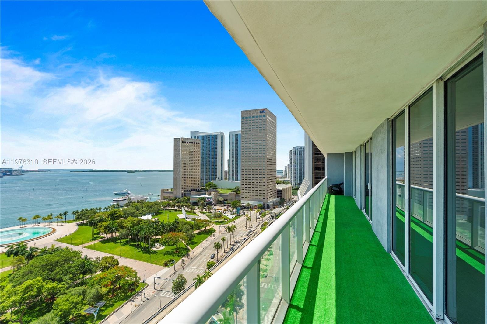 50 Biscayne Boulevard 1902, Miami, FL 33132 photo 2
