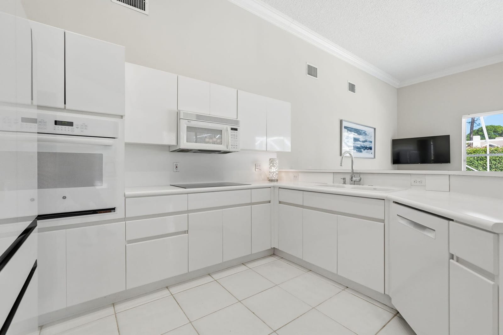 159 N River Drive E — photo 12
