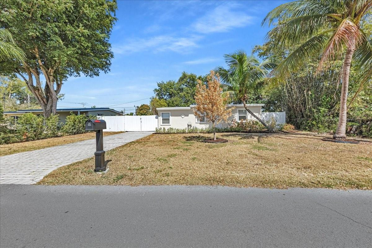 305 NE 8th Street, Pompano Beach, FL 33060