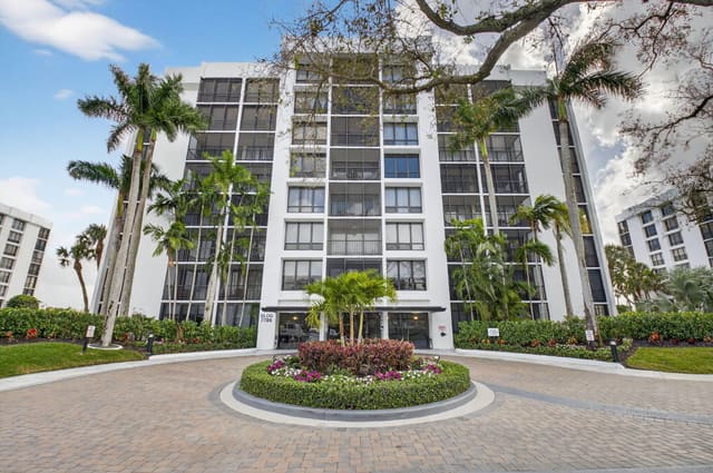 7786 Lakeside Boulevard 684, Boca Raton, FL 33434