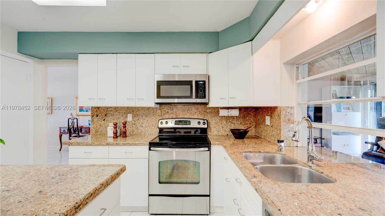 8955 SW 85th Terrace, Miami, FL 33173 photo 10