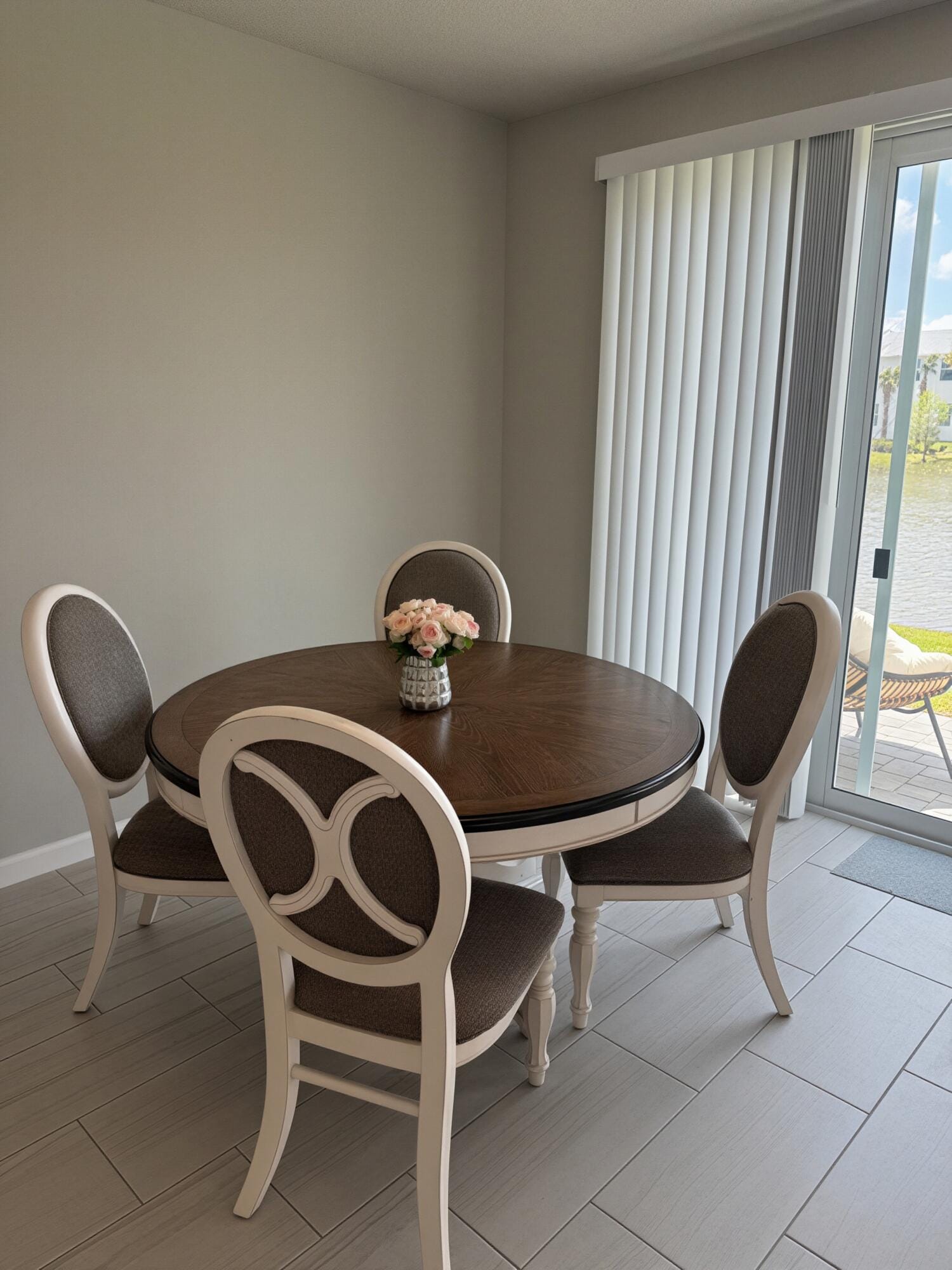 389 Salisbury Circle — photo 11