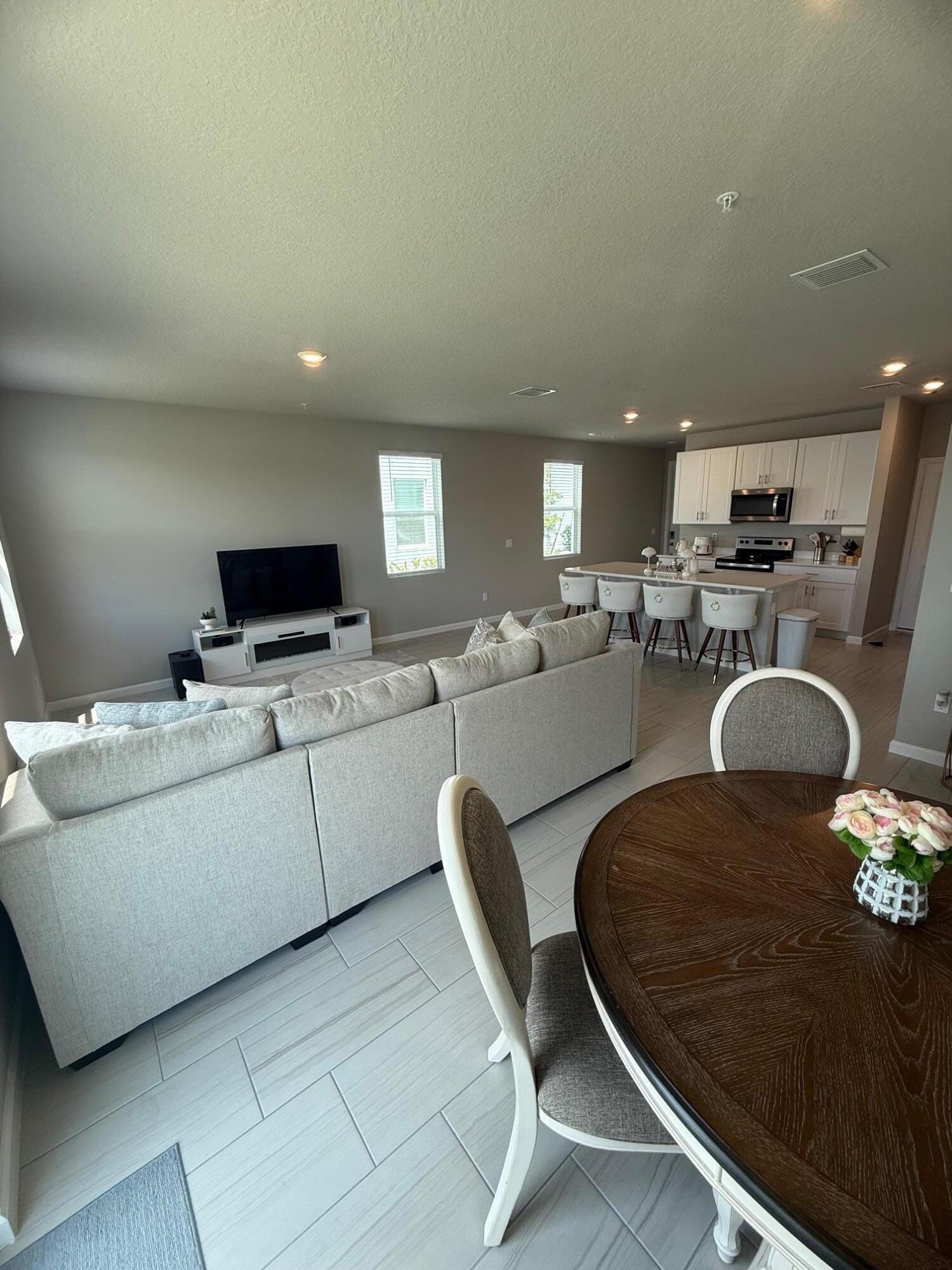 389 Salisbury Circle — photo 12
