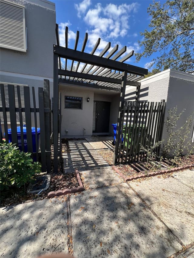 1490 NW 113th Avenue, sold in Villas Lakes, Pembroke Pines, FL