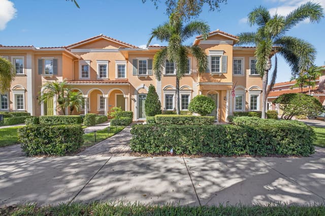 555 Dakota Drive, sold in Canterbury Place, Jupiter, FL
