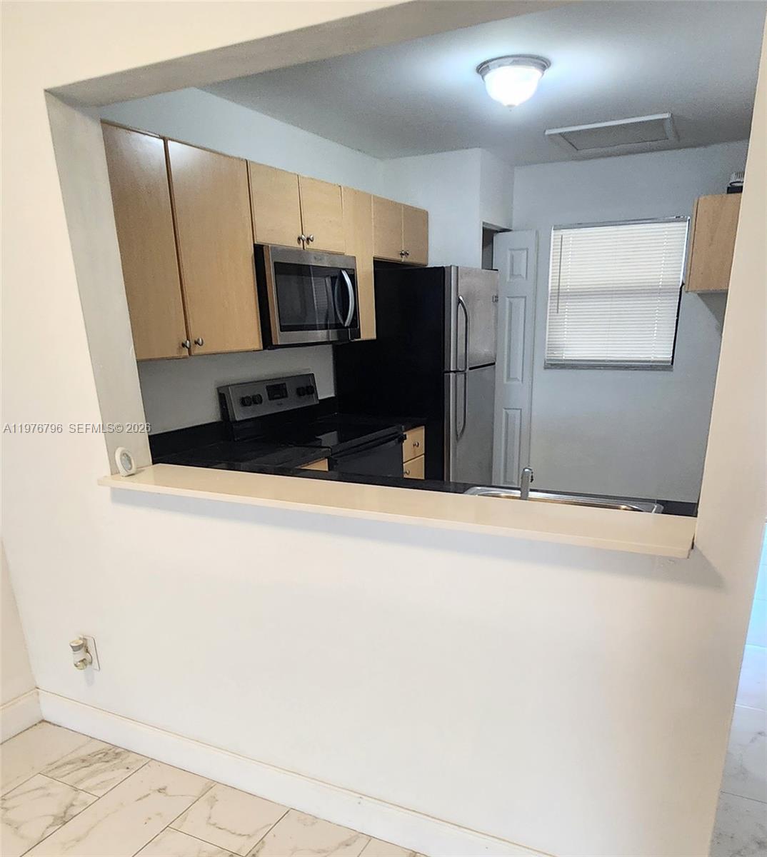 902 NE 209 Street 20340, Miami, FL 33179, Miami