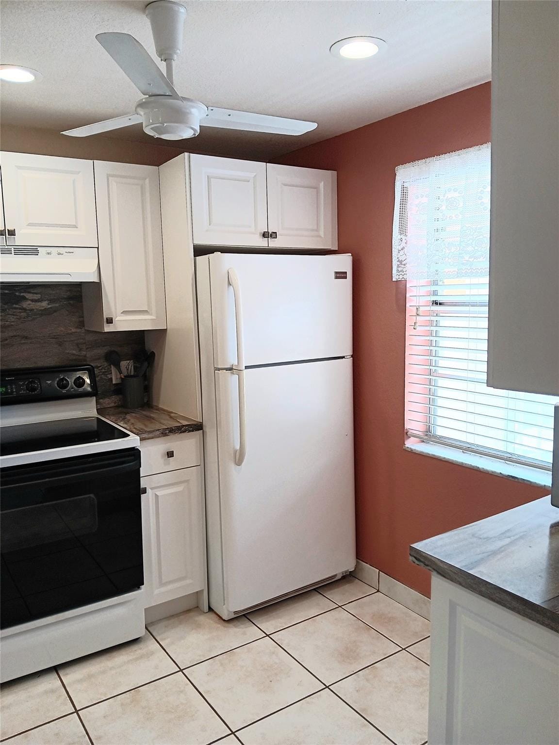 1035 Country Club Drive 206 — photo 9