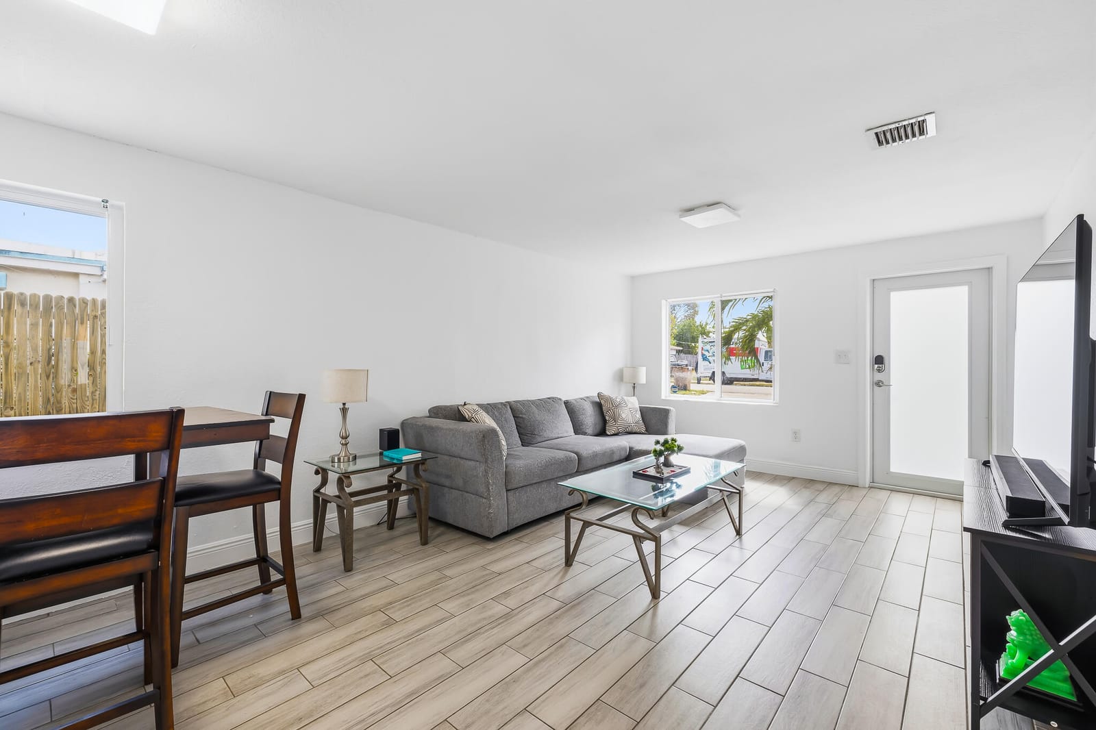 253 SW 2nd Court, Deerfield Beach, FL 33441 photo 4