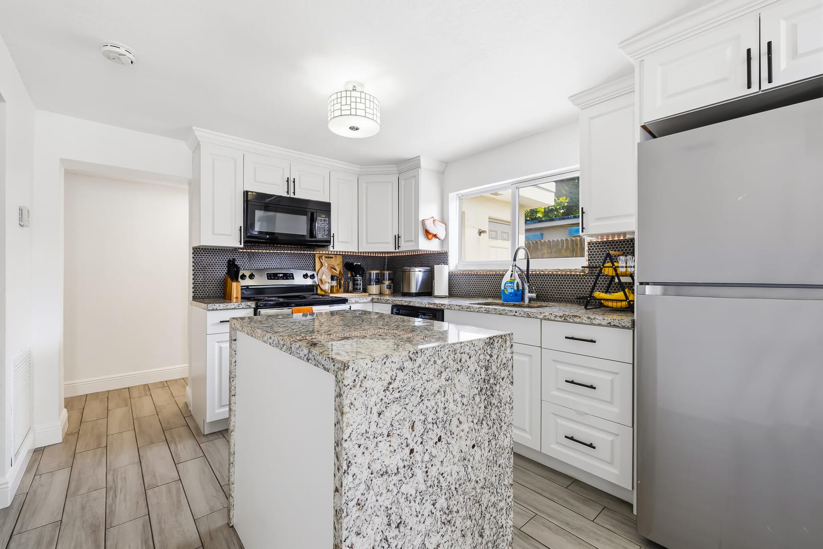 253 SW 2nd Court, Deerfield Beach, FL 33441 photo 7