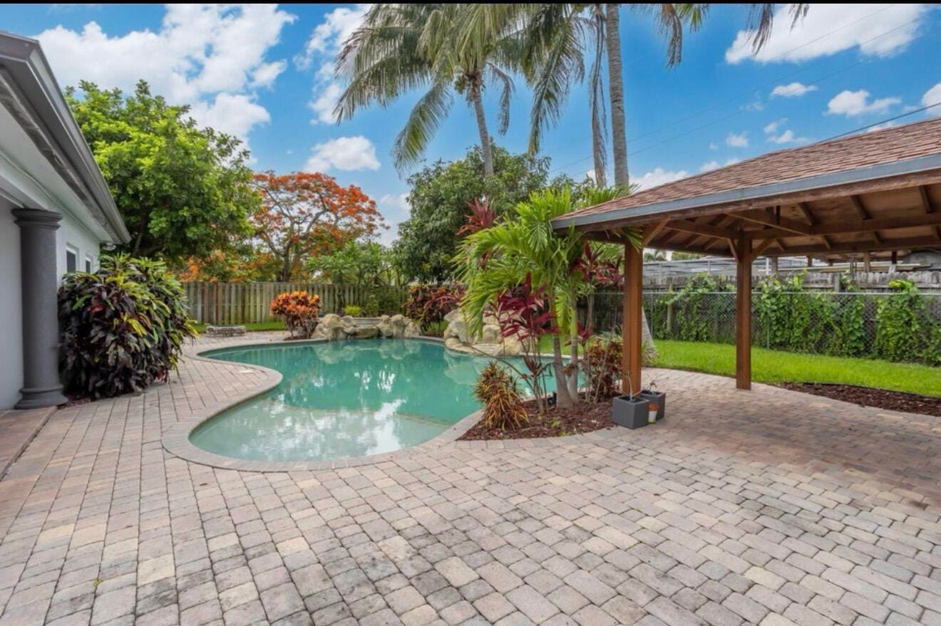 603 SE 7th Avenue, Deerfield Beach, FL 33441 photo 24