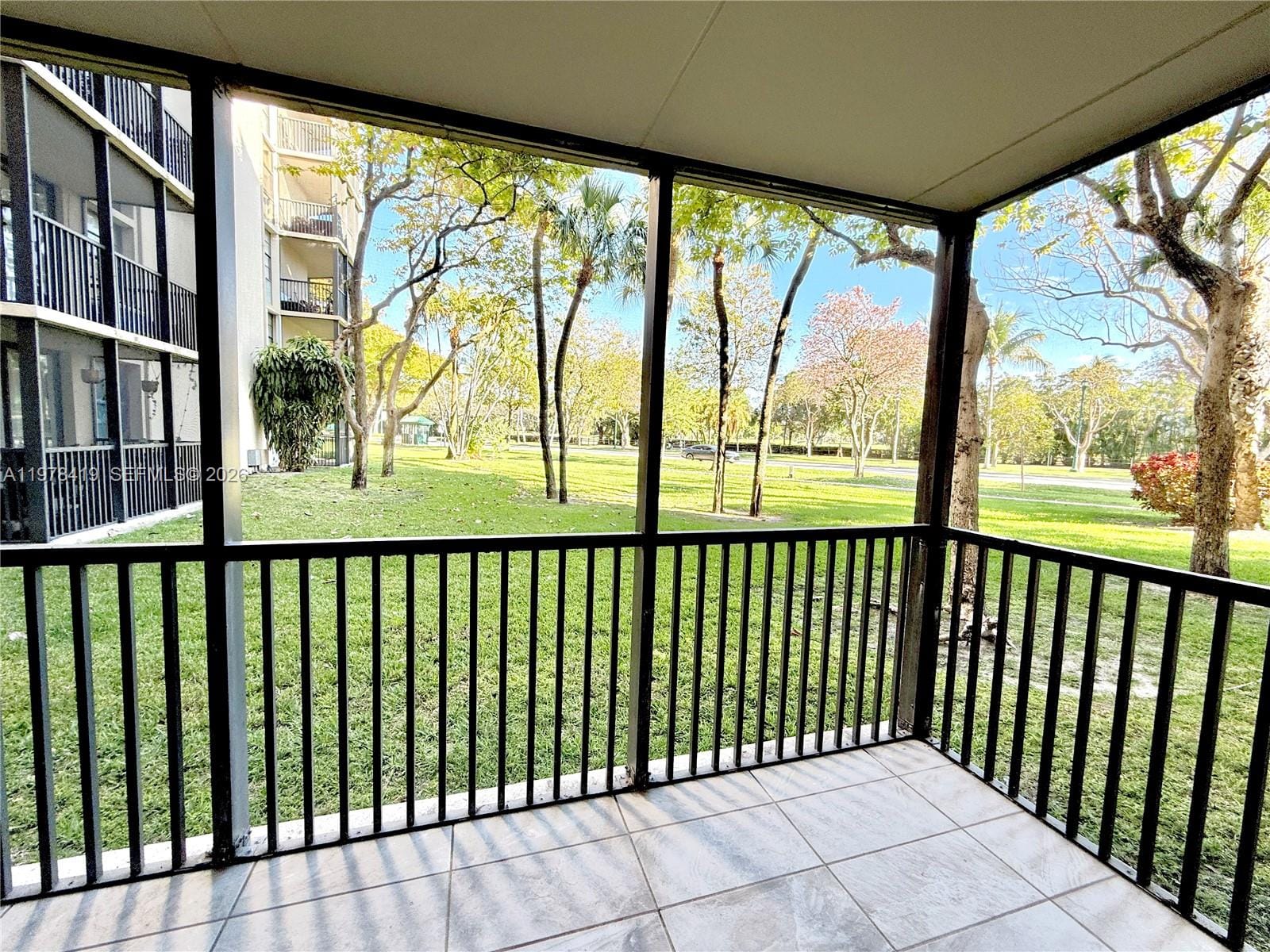 3301 N Country Club Drive 106, Aventura, FL 33180 photo 15