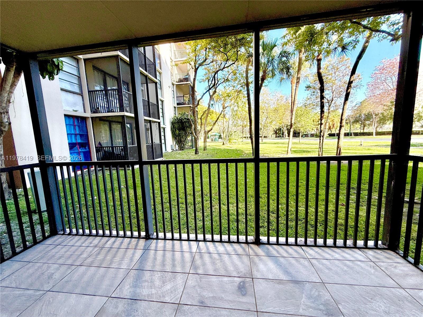 3301 N Country Club Drive 106, Aventura, FL 33180 photo 16