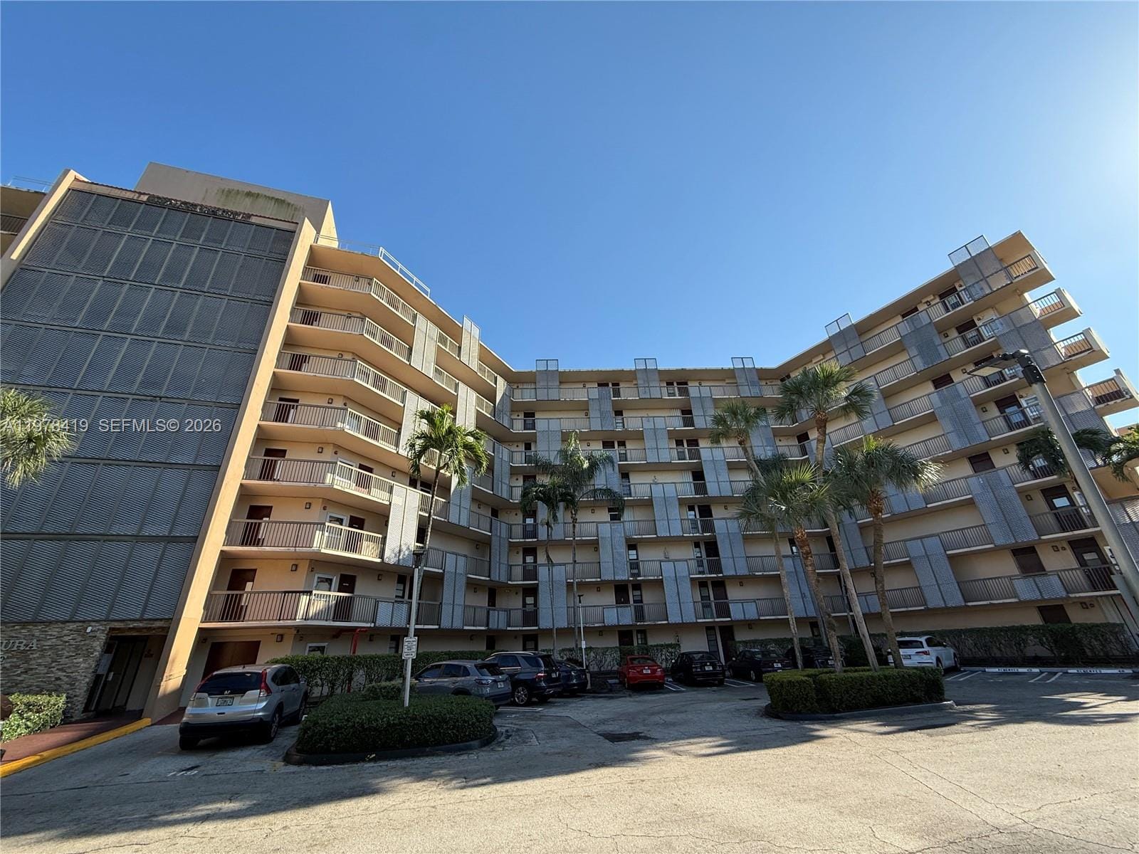 3301 N Country Club Drive 106, Aventura, FL 33180 photo 18