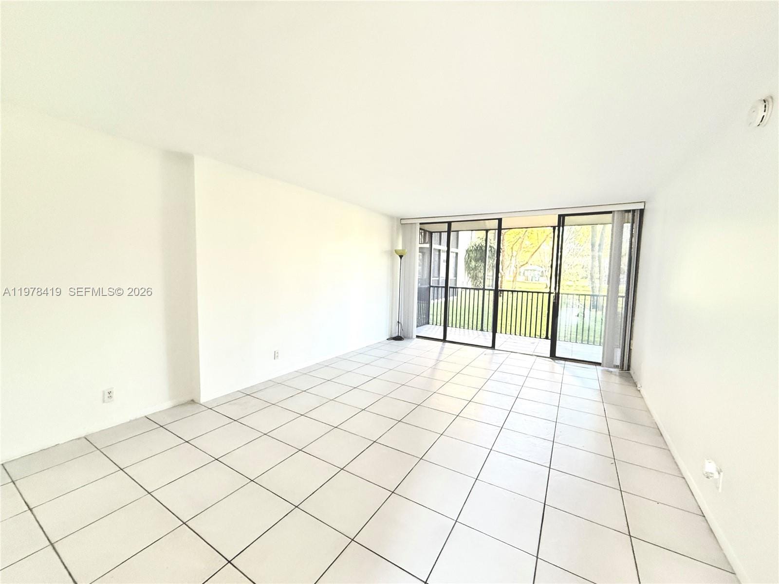 3301 N Country Club Drive 106, Aventura, FL 33180 photo 4