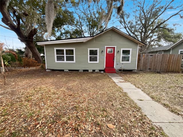 244 S Rhodes, Mount Dora, FL 32757