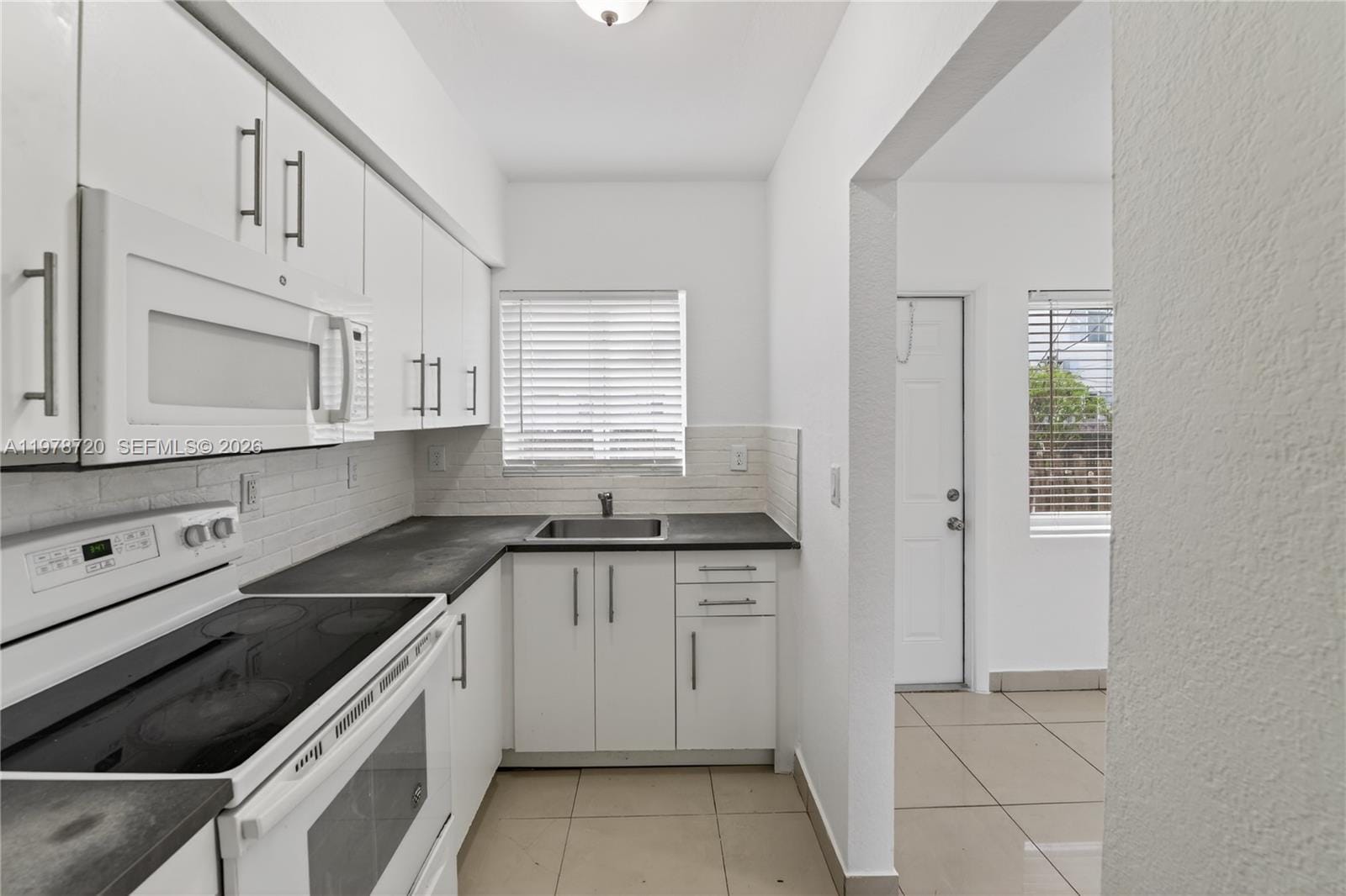 475 NW 84th Terrace 475 — photo 4