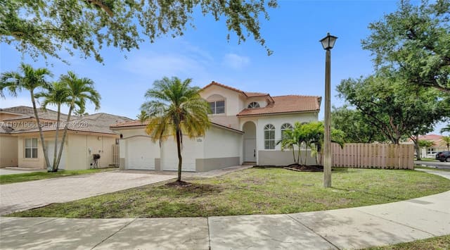14422 N Royal Cove Circle, sold in West Park-West, Davie, FL