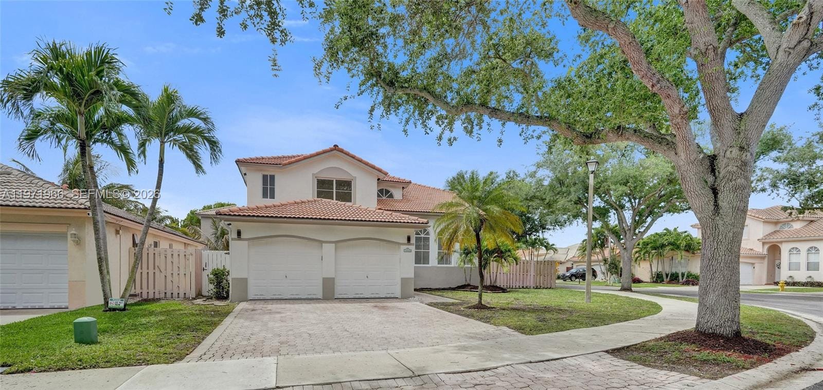 14422 N Royal Cove Circle, Davie, FL 33325 photo 2